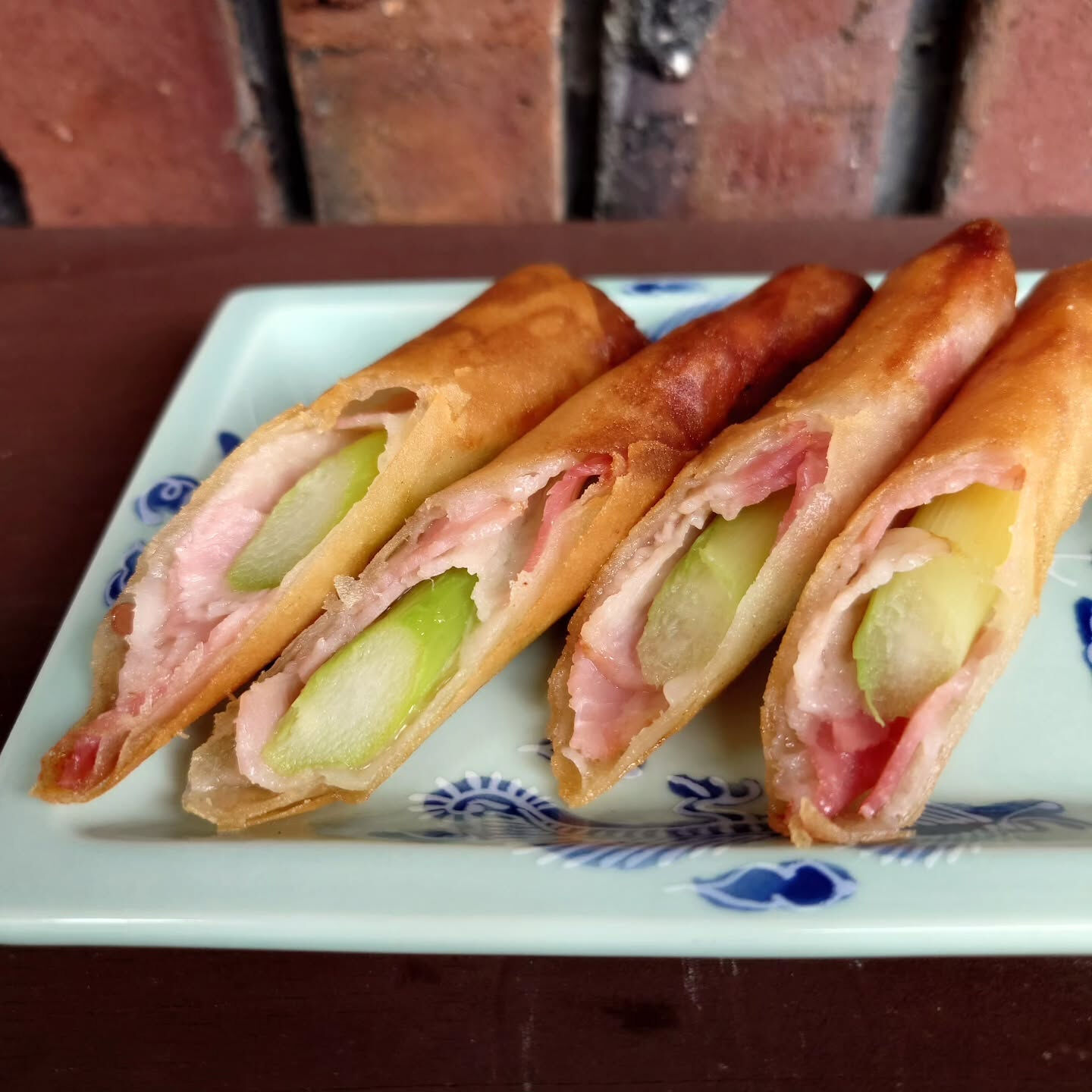 【アスパラベーコン春巻き】
