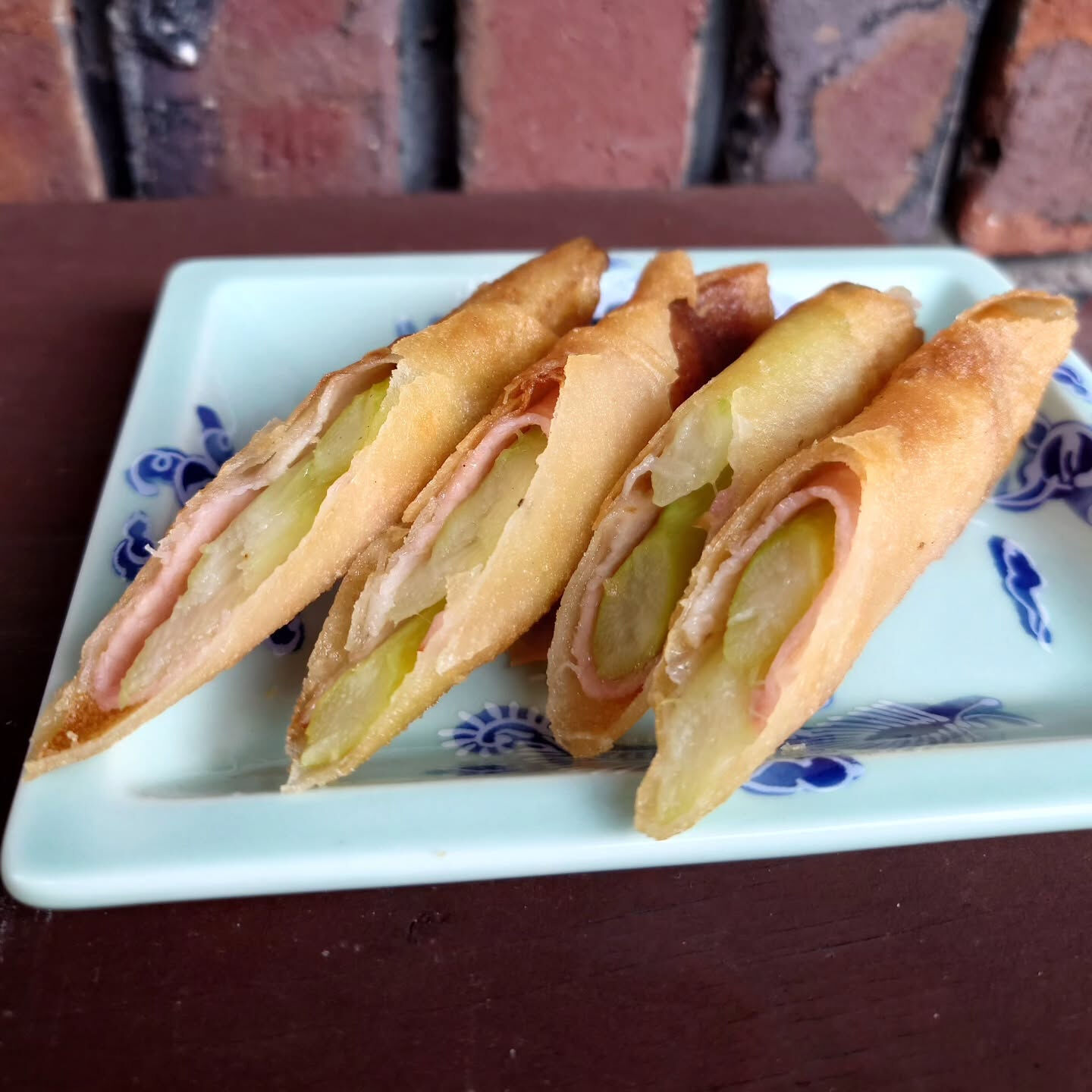 【アスパラベーコン春巻き】