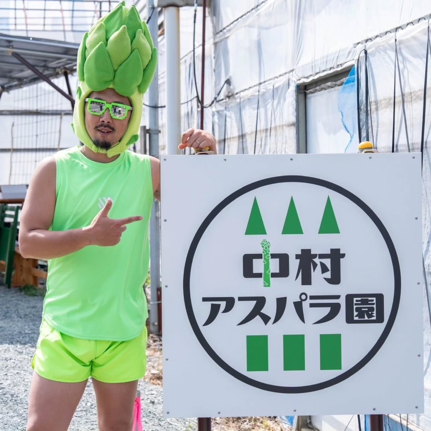 【アスパラとイカのガリバタ炒め】